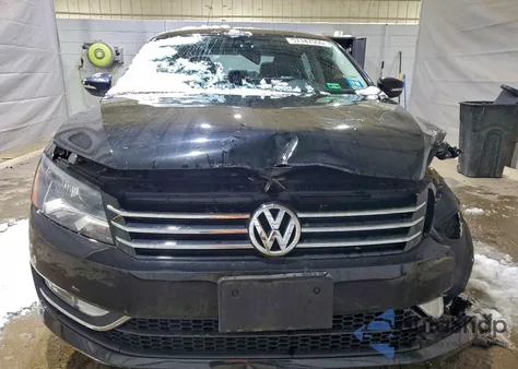 2015 Volkswagen Passat S z USA, uszkodzony, nr VIN 1VWAT7A35FC121785